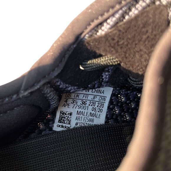 Yeezy Boost 350 V2 Carbon Sneakers US 4 - Picture 9 of 9